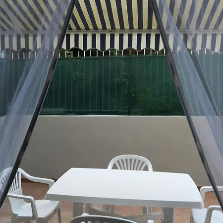 公寓 Karina, To The With Terrace And Private Parking