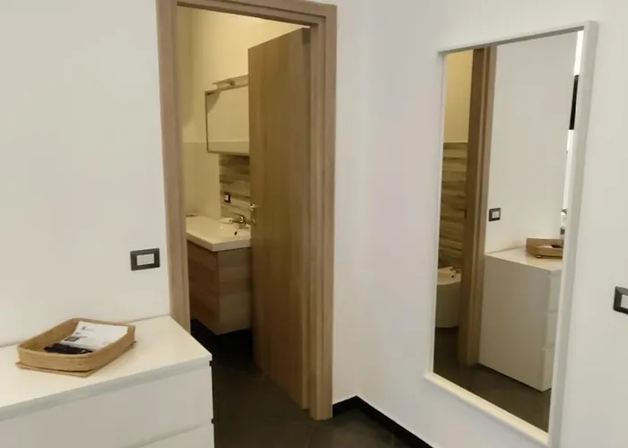 Appartement Karina, To The With Terrace And Private Parking Savona