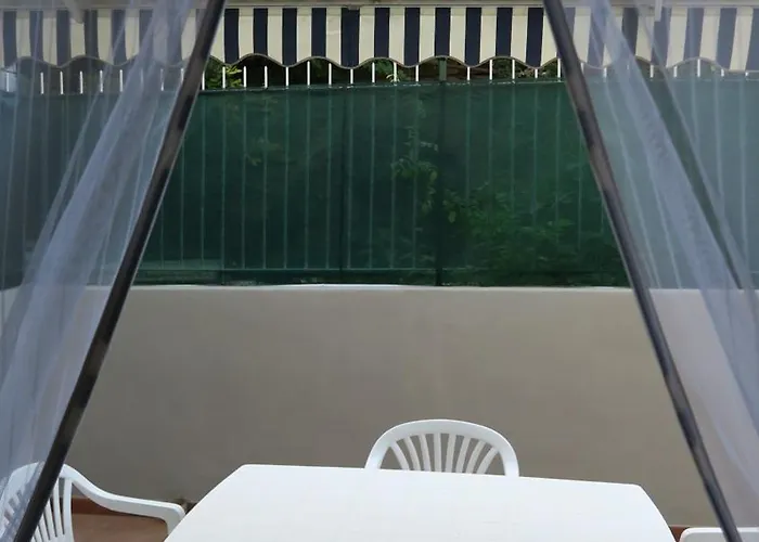아파트 Karina, To The With Terrace And Private Parking